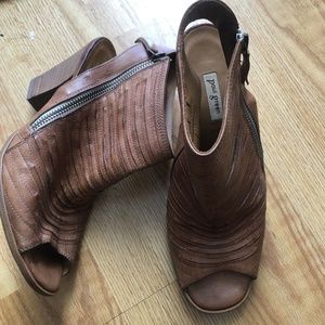 Paul Green Cayanne Peep Toe Sandals Size 6.5